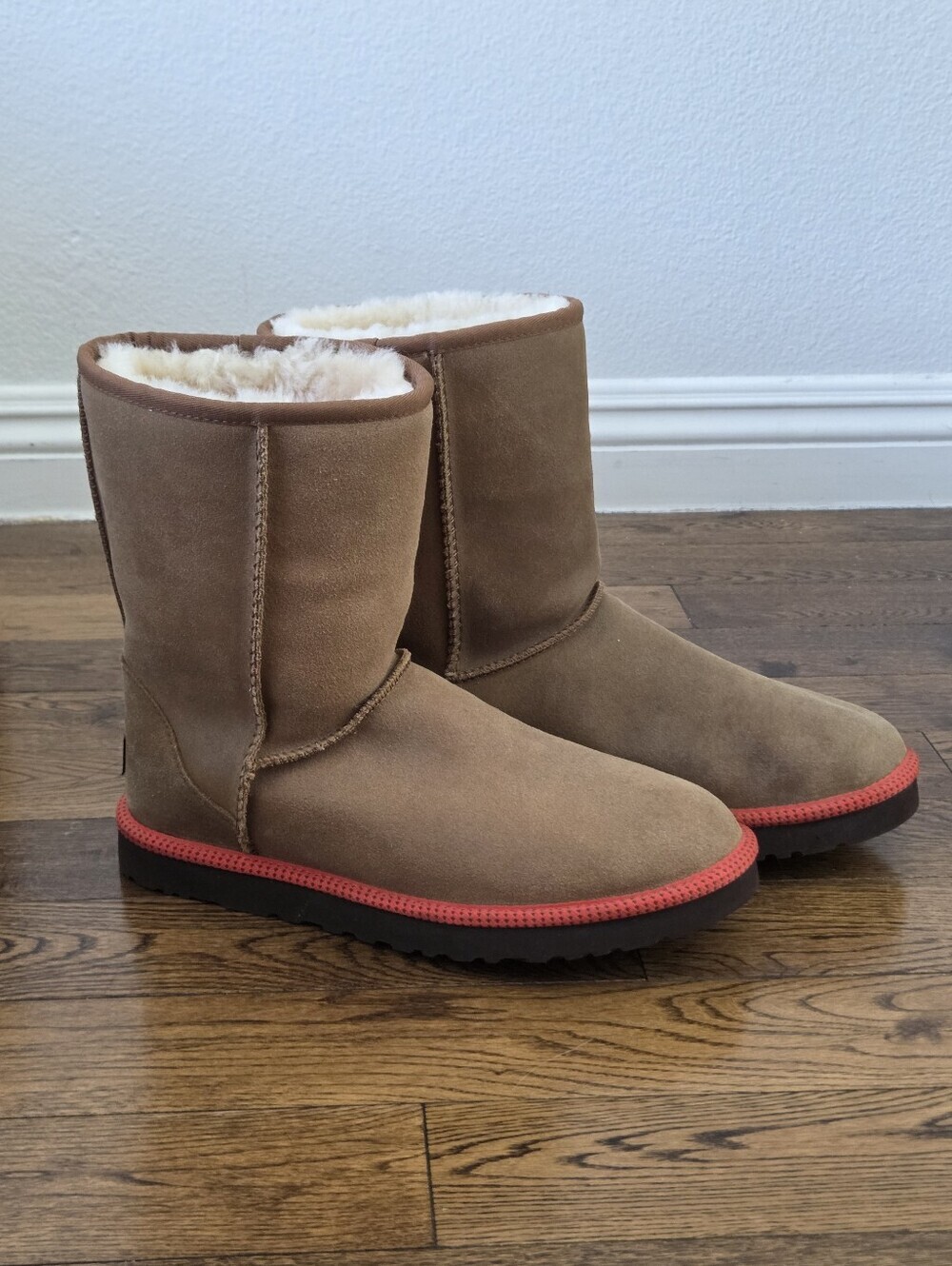 UGG Classic Short Leather Men Boots Color Chestnut Size  US10 /EU 43